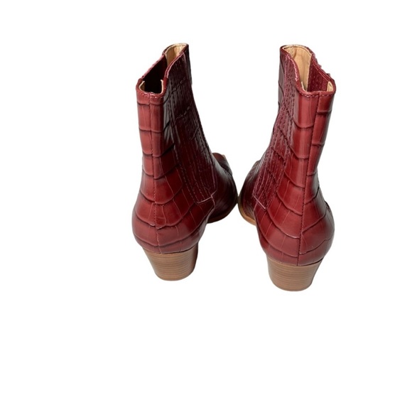 NEW in box Schutz Briani Crocodile Embossed Leather Red Brown Boot Womens 9.5 - Picture 3 of 6
